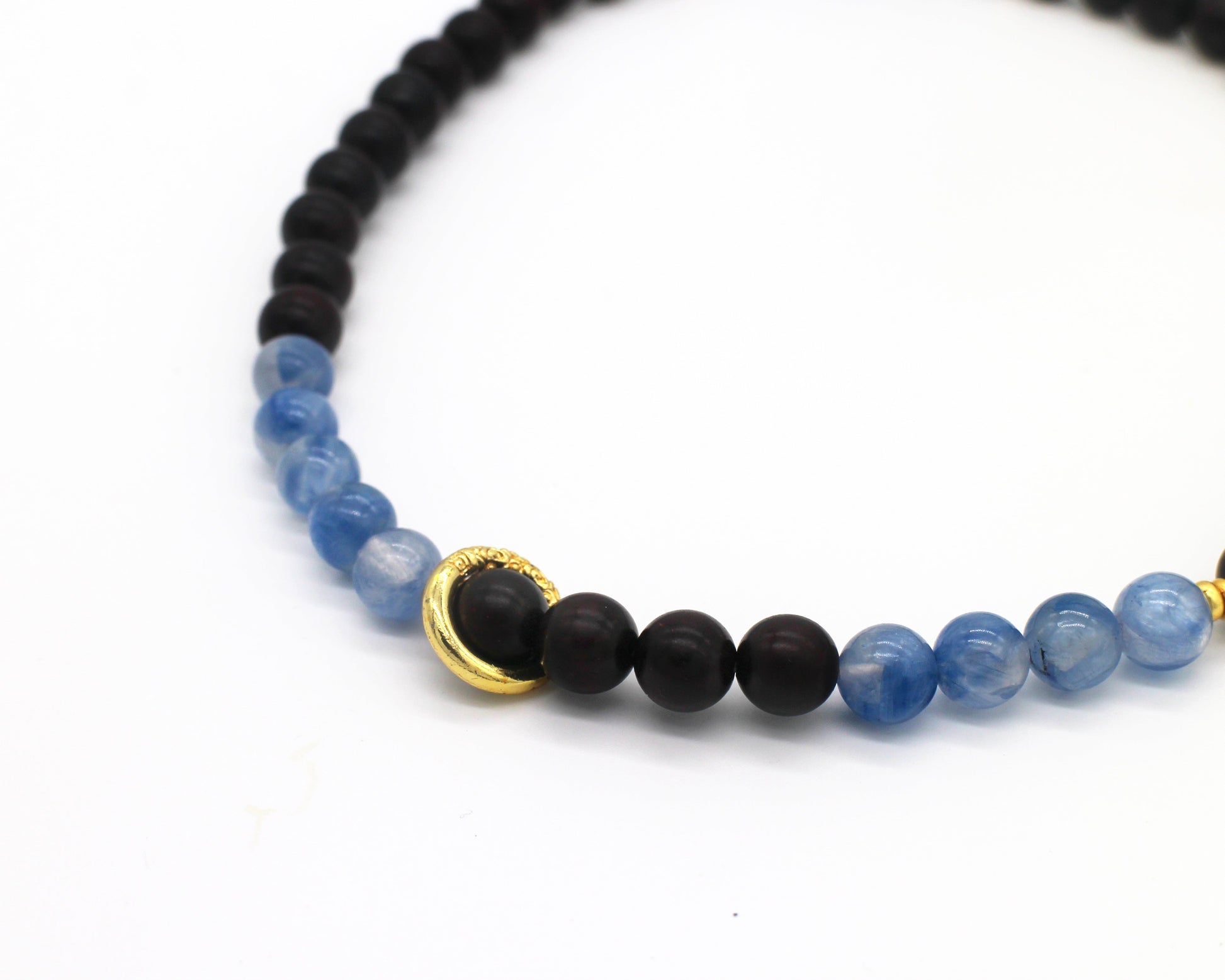 Small-Leaf Sandalwood and Kyanite Bracelet with Sliding Ring Wander + Pray